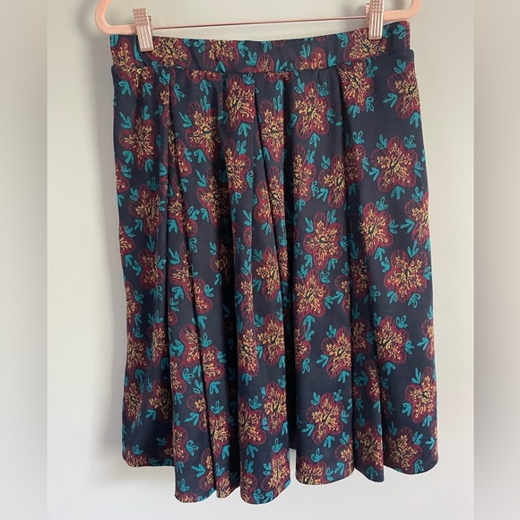 Lularoe Madison Floral Cooler Weather Skirt - Picture 6 of 9